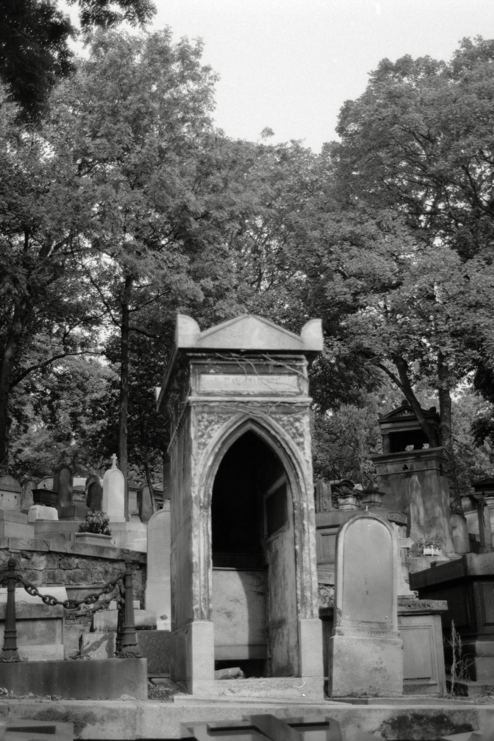 AHP F1990 09 002 sc250506 img29 NLP